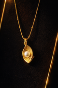 Gold Shell Pearl Pendant Necklace